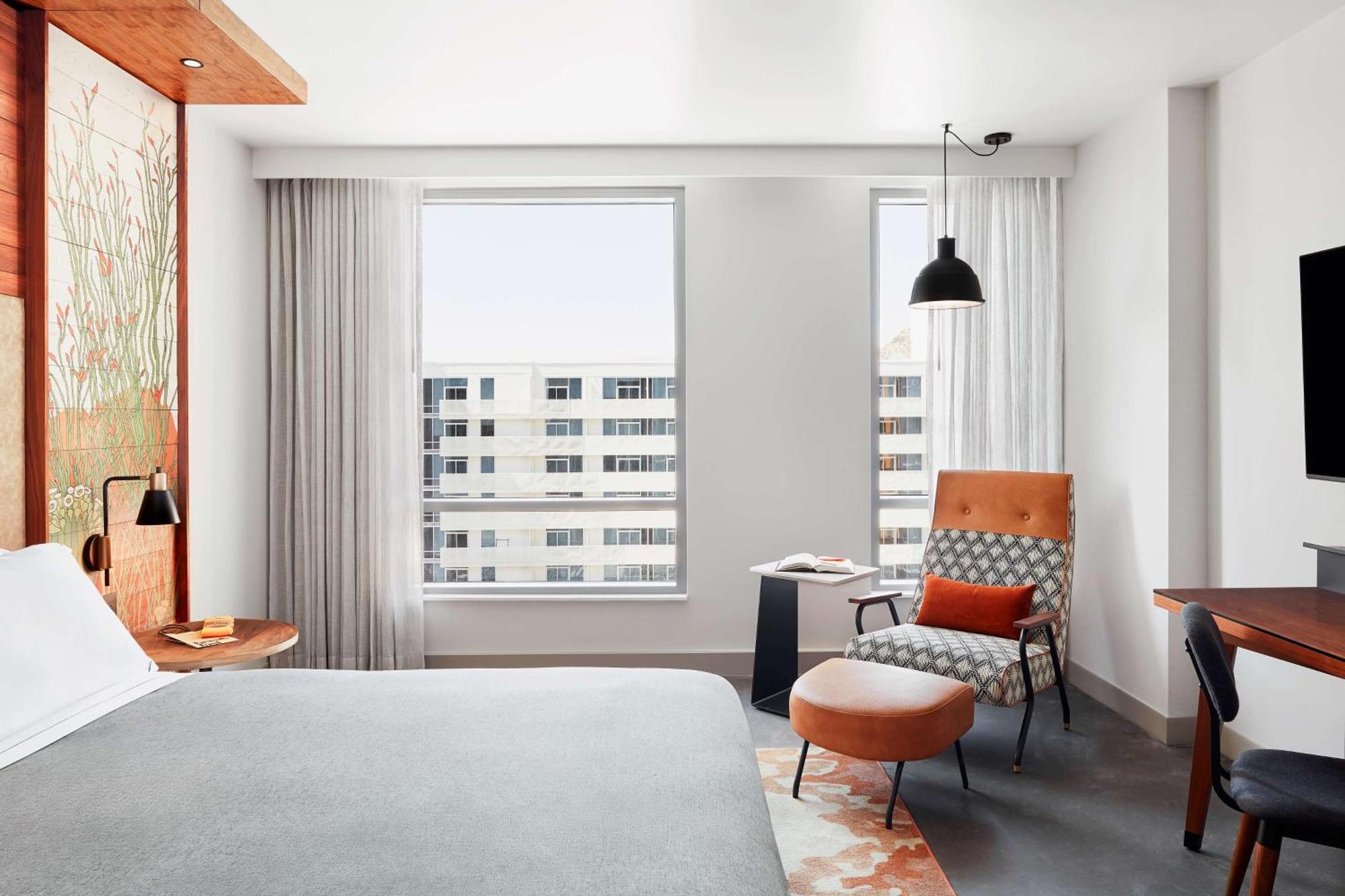Hotel Canopy By Hilton Downtown 4*